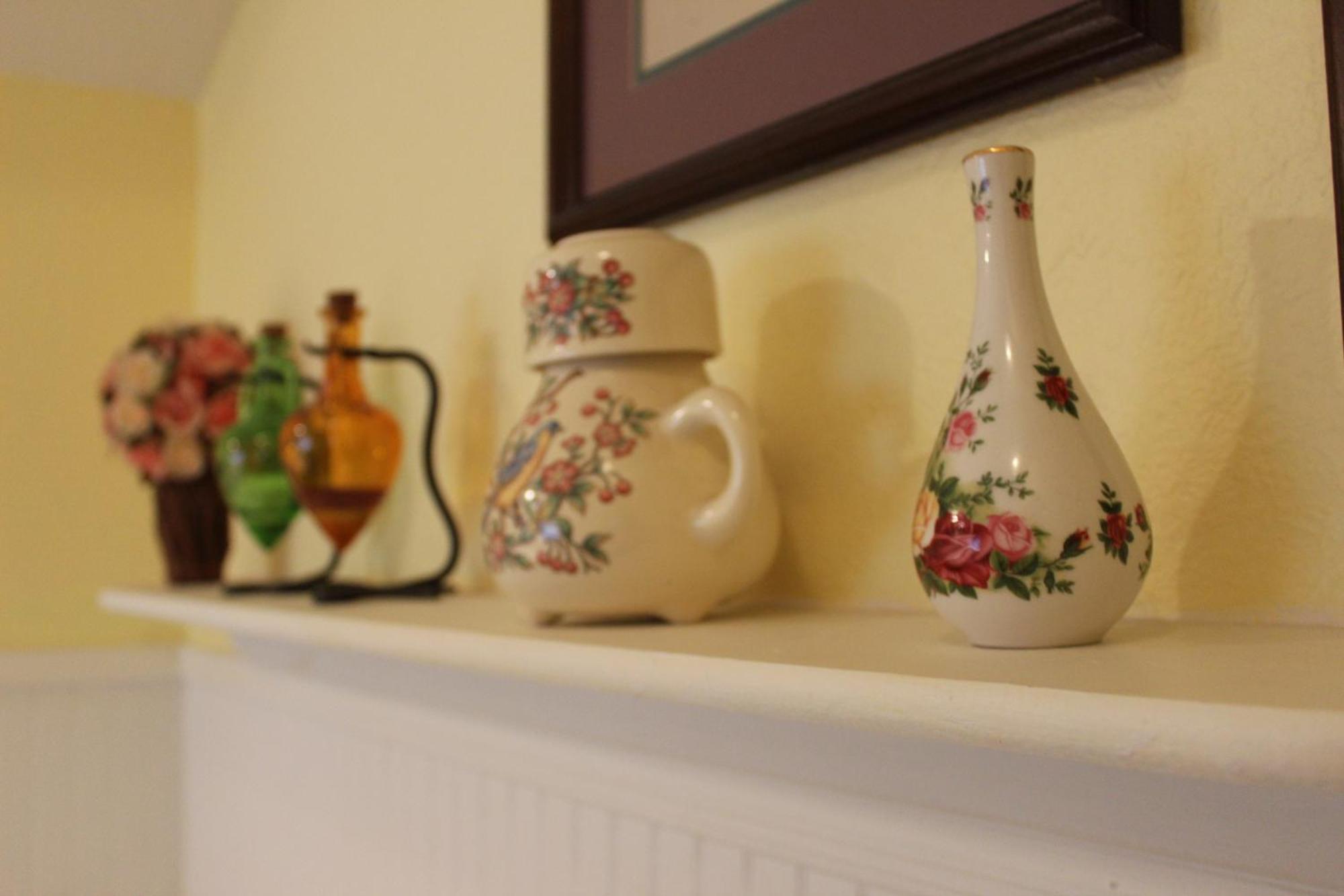 Granbury Gardens Bed And Breakfast Room photo